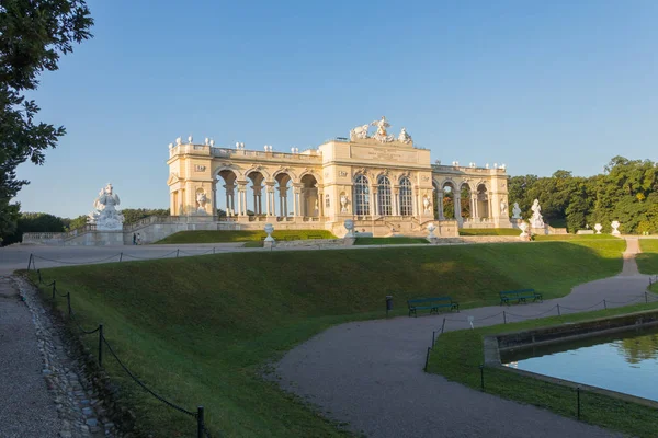 Vienna, Austria - September 3, 2019: The Gloriette in Schonbrunn Palace Gardens — Stock Photo, Image