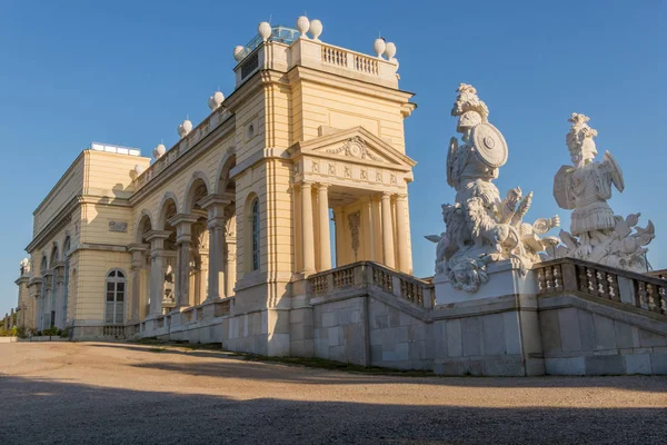 Vienna, Austria - September 3, 2019: Gloriette, Schloss Schonbrunn, Vienna, Austria — Stock Photo, Image