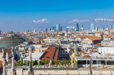 Milan, İtalya - 8 Mart 2019: Milano şehir silueti fotoğrafı Saint Mary 'nin doğumu Katedrali-Bazilikası' ndan çekildi