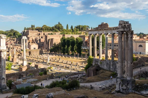 古代の経済と公共生活の中心であるローマフォーラム、イタリア — ストック写真