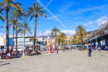 Liguria, GENOA, İtalya 'da turistlerle Ceneviz Limanı' nda gezinti - 9 Mart 2019