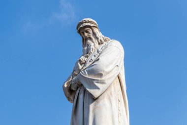 Leonardo da Vinci 'nin Milano, İtalya' daki heykeli