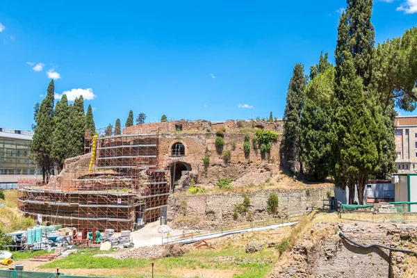 Augustus mozolesi Roma İmparatoru Augustus tarafından İtalya 'nın başkenti Roma' da inşa edilmiş büyük bir mezardır.