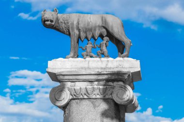Dişi Kurt Heykeli Romulus ve Remus 'u emziren Roma' nın kurucuları.