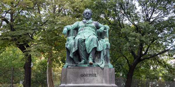 Вена Австрия Сентября 2019 Года Статуя Иоганна Вольфганга Фон Гете — стоковое фото