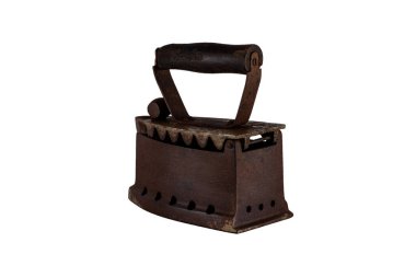 Beyaz arka planda izole ahşap saplı antika demir.