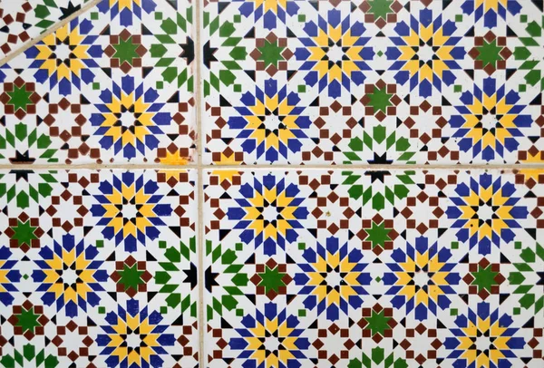 モロッコの装飾は、背景のタイルに直面してタイル — ストック写真
