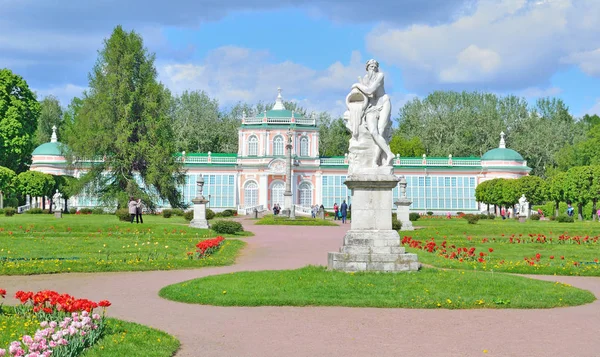 Kuskovo Manor v Moskvě na počátku léta — Stock fotografie