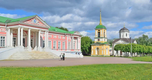 Palácio Sheremetyev em Kuskovo Manor, Moscou, Rússia — Fotografia de Stock