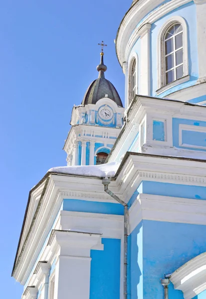 Kápolna az Epiphany-székesegyház órájával, Oroszország, Moszkva — Stock Fotó