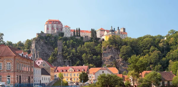 Castillo Vranov Nad Dyji Castillo Barroco Partes Gótico Renacentista Roca —  Fotos de Stock