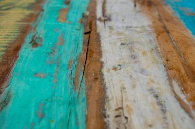 Çok renkli boyanmış eski tahtaların arka planı