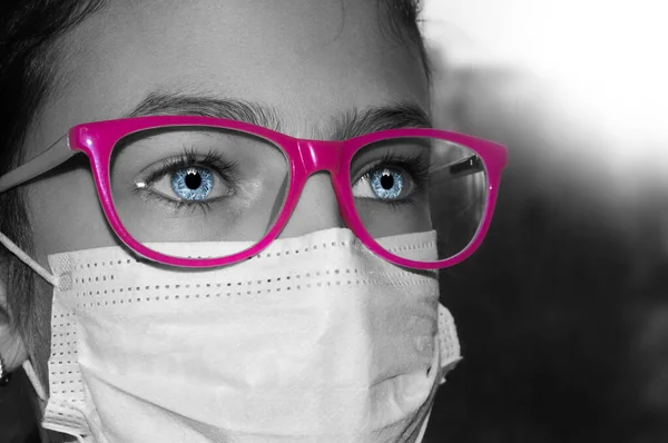 Teen Girl Medical Mask Glasses Close — Stock Photo, Image