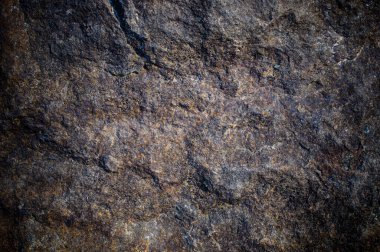 pürüzlü kaya dokusu detaylıca kapanıyor