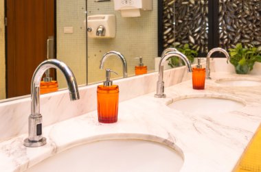 Lüks krom musluk lavabo ile