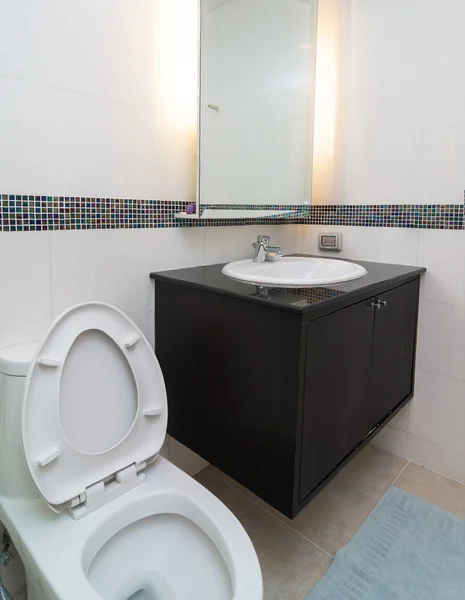 Baño interior de lujo — Foto de Stock