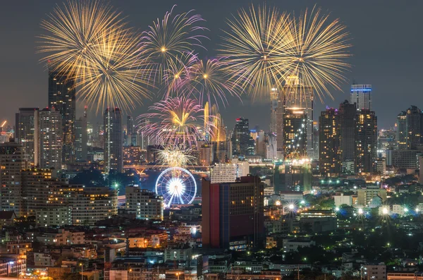 美丽的烟花庆祝 — 图库照片