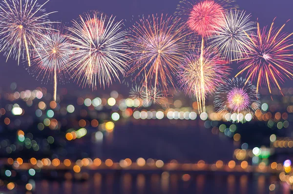 Silvester buntes Feuerwerk — Stockfoto