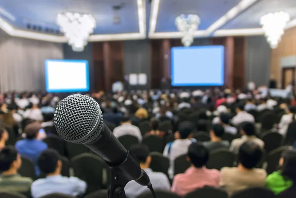 Blurred photo of conference hall — Stock Photo, Image