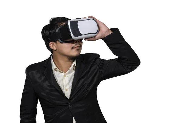 Empresário asiático vestindo realidade virtual — Fotografia de Stock