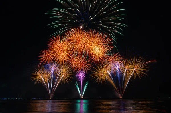 Festa dei fuochi d'artificio multicolore — Foto Stock