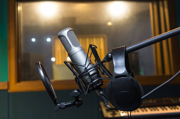 Профессиональный конденсатор
 