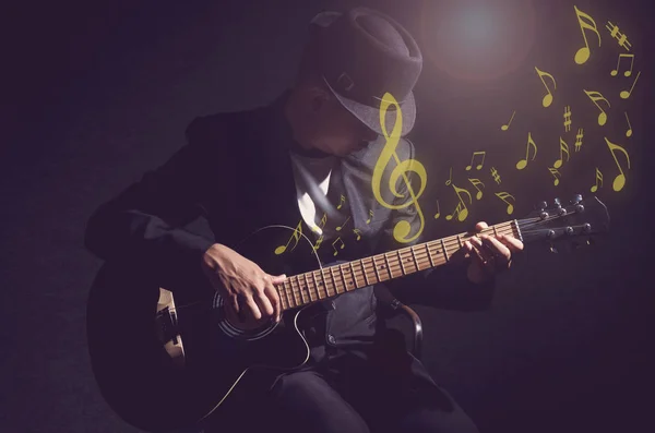 Musician playing the guitar — Stock Photo, Image