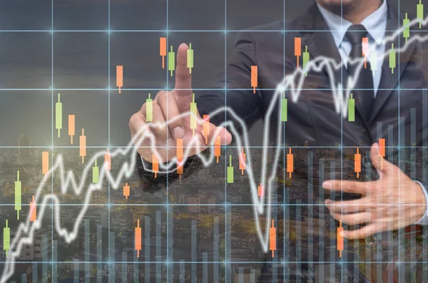 Empresario señalando gráfico de Trading —  Fotos de Stock