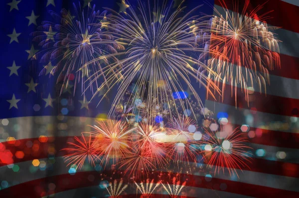 Buntes Feuerwerk feiert — Stockfoto