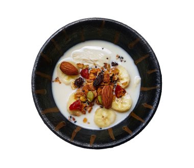 pişmiş granola ve çilek 