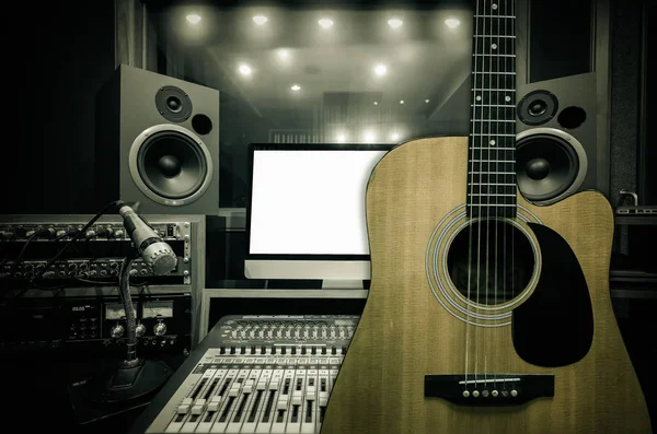 Gitar müzik stüdyo arka plan üzerinde
