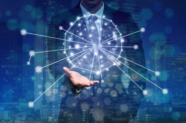 Fütüristik teknoloji tutan el 