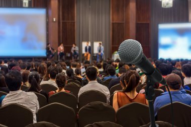 Konferans salonunun soyut bulanık fotoğraf 