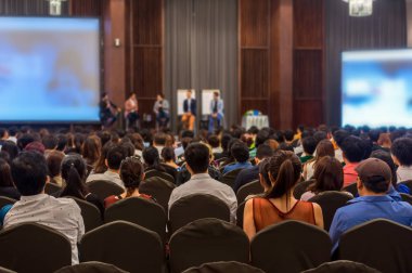 Konferans salonu veya seminer salonu 