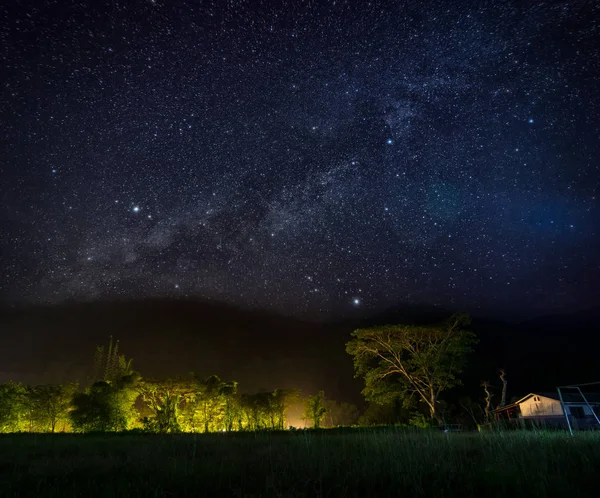 Paesaggio di montagna Via Lattea — Foto Stock