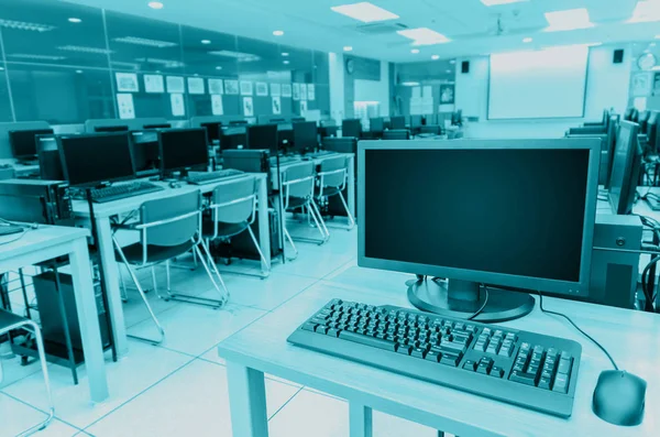 Computer Lab and chairs — Stock Photo, Image