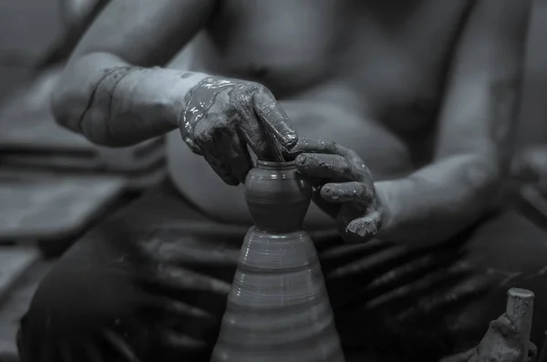 Closeup hands of a potter — Stock Photo, Image