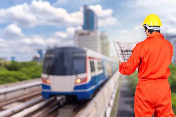 Portrait of Asian engineer — Stock Photo, Image