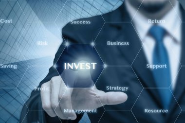Invest simgesi dokunmadan işadamı 