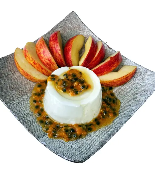 Passion fruit over de yoghurt pudding — Stockfoto