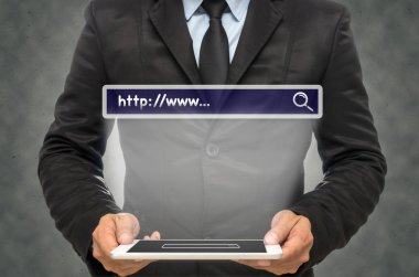Tablet tutan işadamı