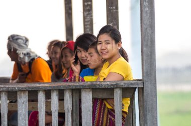  Kimliği belirsiz Birmanya kadınlar 