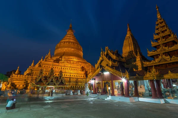 Shwezigon pagoda at twilight time — Stock Photo, Image