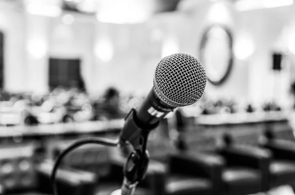 Un microphone moderne — Photo