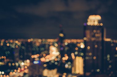 Bulanık şehir geceleri