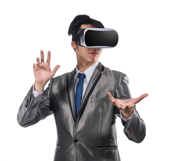 Homme d'affaires portant la réalité virtuelle — Photo