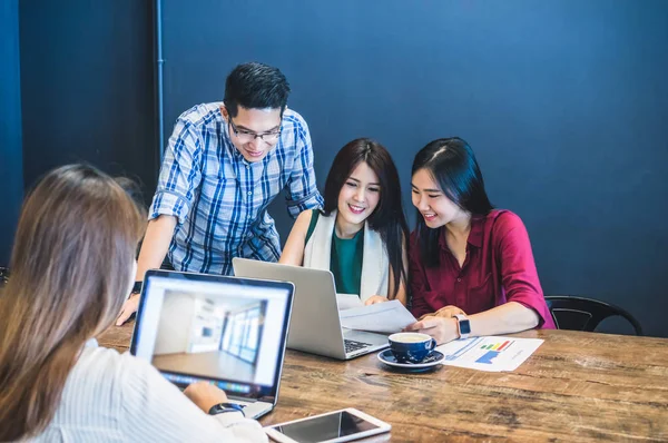 Young people working with laptops — Stock Photo, Image