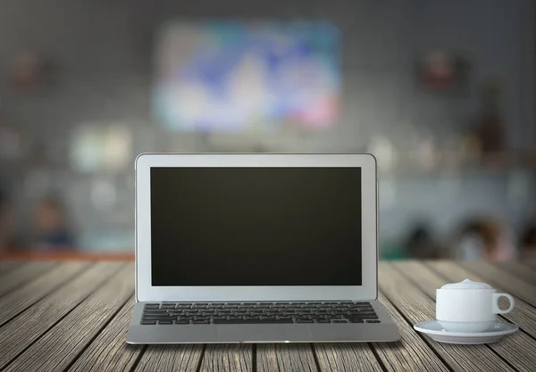 Laptop auf Holztisch — Stockfoto