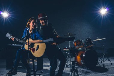 Müzisyen duo grup şarkı