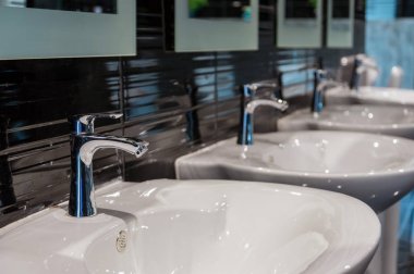 Satır ile lavabo musluk 